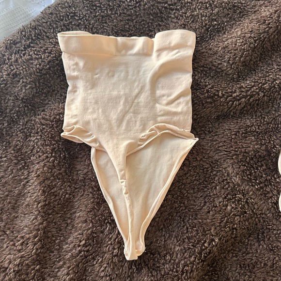 Skims Seamless Sculpt High Waisted Thong - Picture 4 of 4